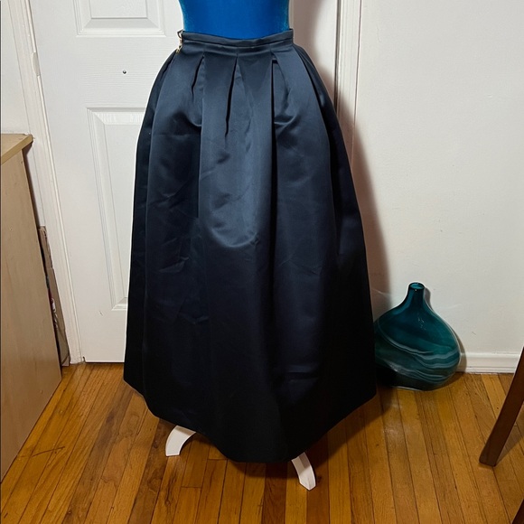 ROUCHA Italy Blue Satin Skirt W Side Pockets women’s - Picture 4 of 7